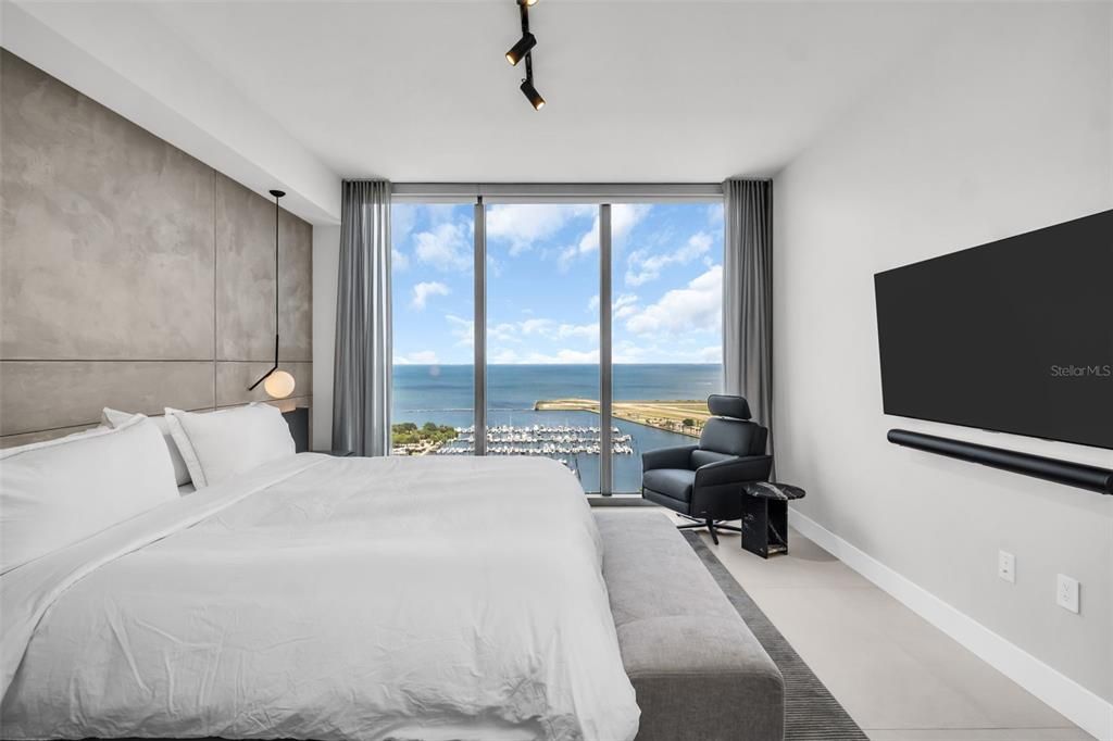 For Sale: $3,250,000 (3 beds, 4 baths, 2712 Square Feet)