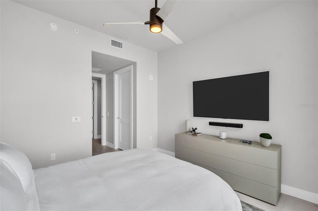 For Sale: $3,250,000 (3 beds, 4 baths, 2712 Square Feet)