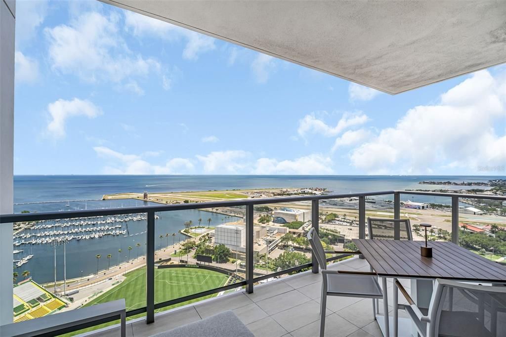 For Sale: $3,250,000 (3 beds, 4 baths, 2712 Square Feet)