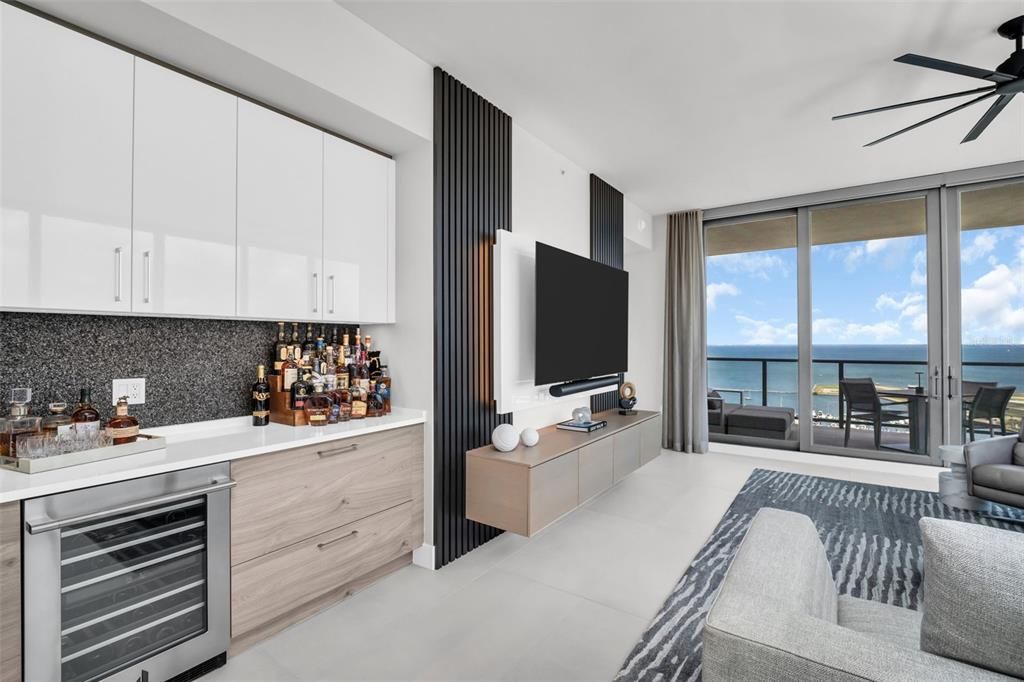 For Sale: $3,250,000 (3 beds, 4 baths, 2712 Square Feet)