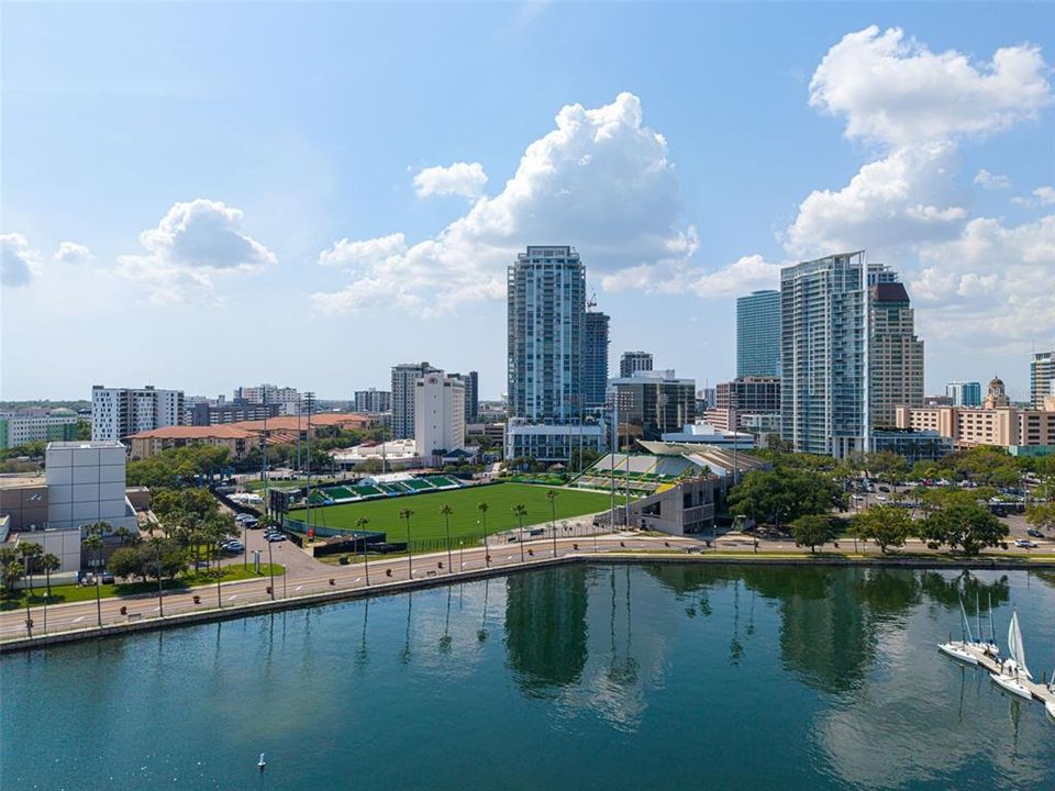 For Sale: $3,250,000 (3 beds, 4 baths, 2712 Square Feet)