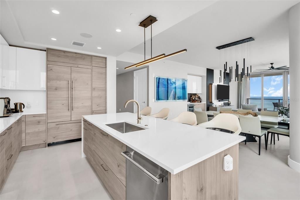 For Sale: $3,250,000 (3 beds, 4 baths, 2712 Square Feet)