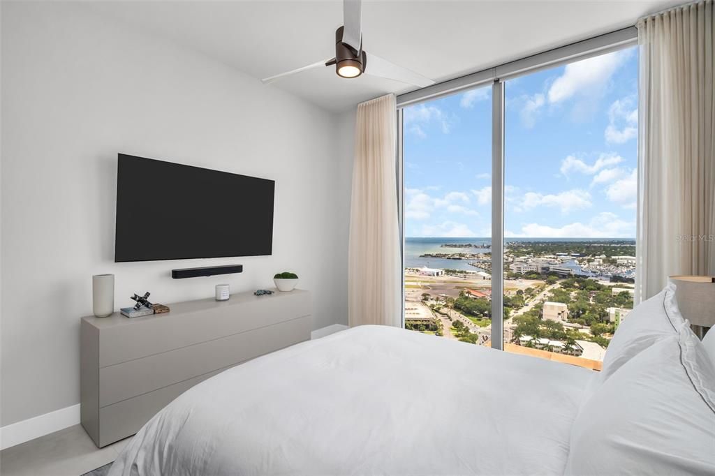 For Sale: $3,250,000 (3 beds, 4 baths, 2712 Square Feet)