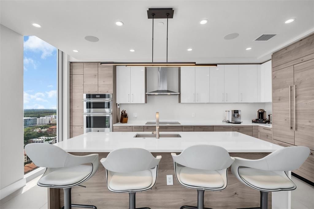 For Sale: $3,250,000 (3 beds, 4 baths, 2712 Square Feet)