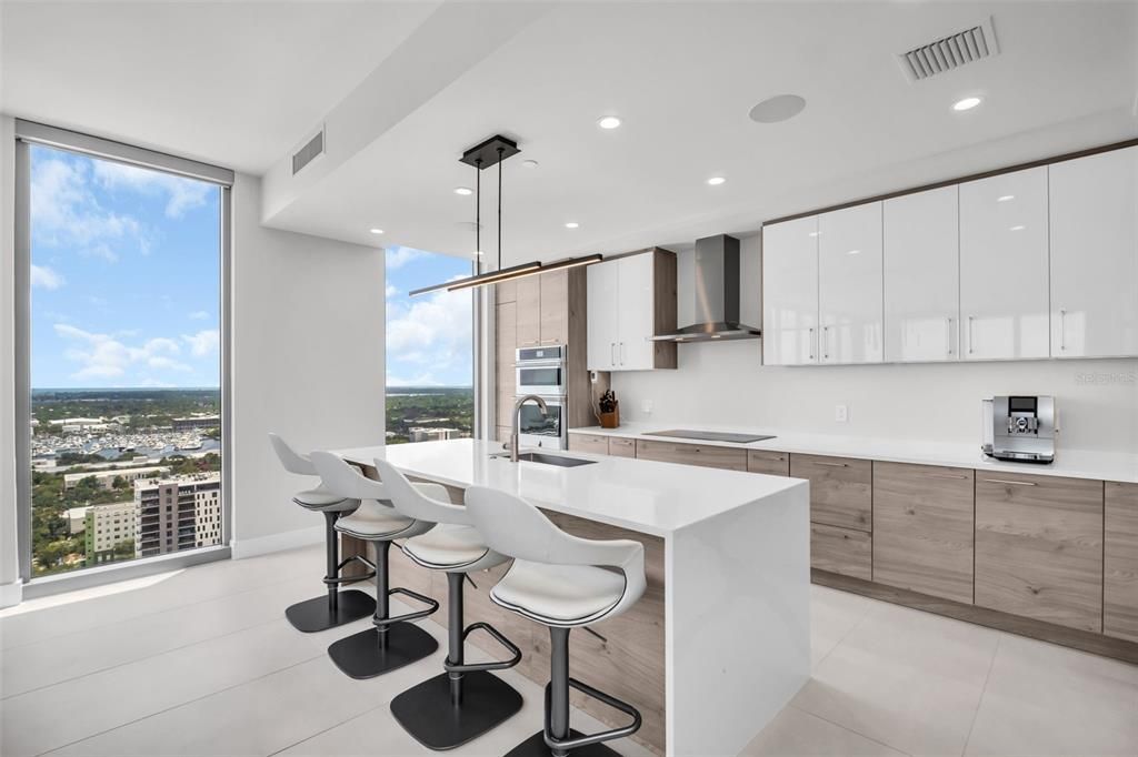 For Sale: $3,250,000 (3 beds, 4 baths, 2712 Square Feet)