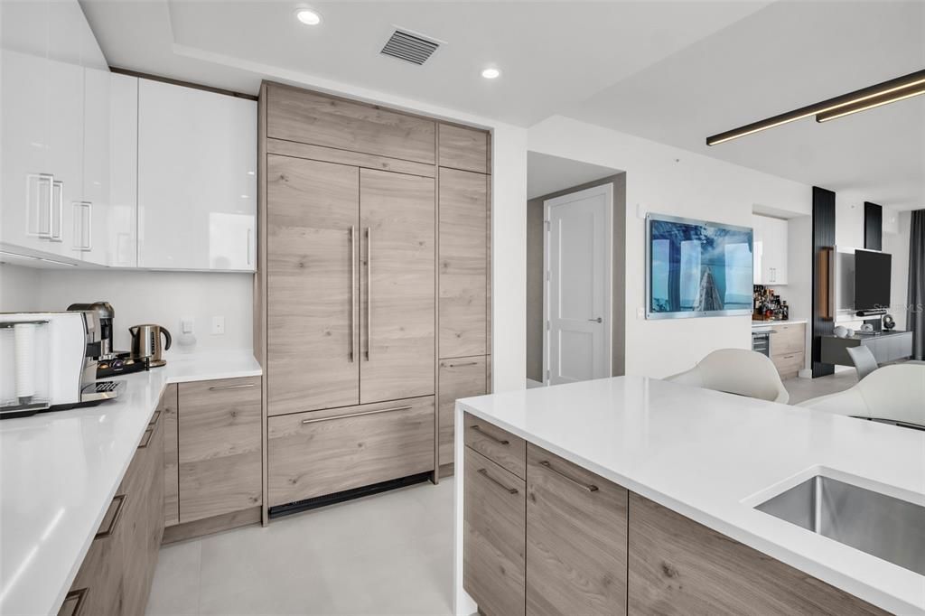 For Sale: $3,250,000 (3 beds, 4 baths, 2712 Square Feet)