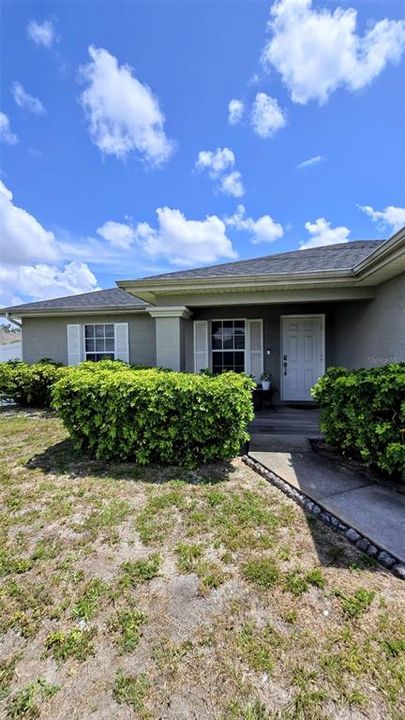 For Rent: $2,200 (3 beds, 2 baths, 1462 Square Feet)