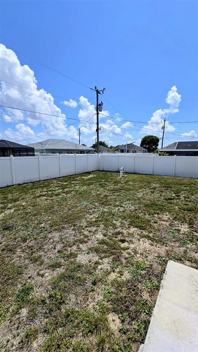 For Rent: $2,200 (3 beds, 2 baths, 1462 Square Feet)