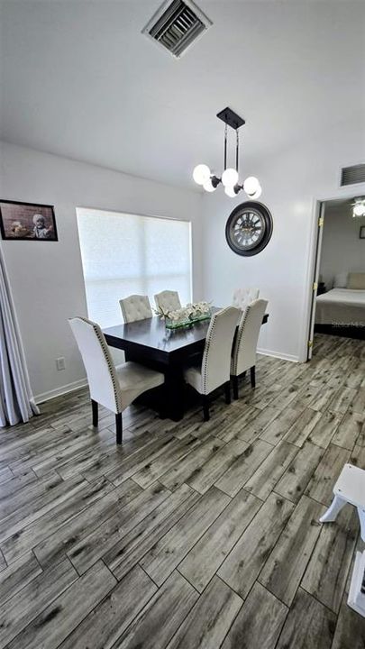 For Rent: $2,200 (3 beds, 2 baths, 1462 Square Feet)