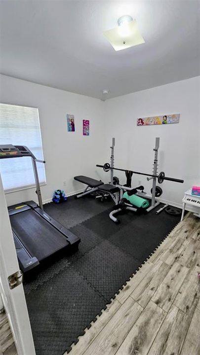 For Rent: $2,200 (3 beds, 2 baths, 1462 Square Feet)