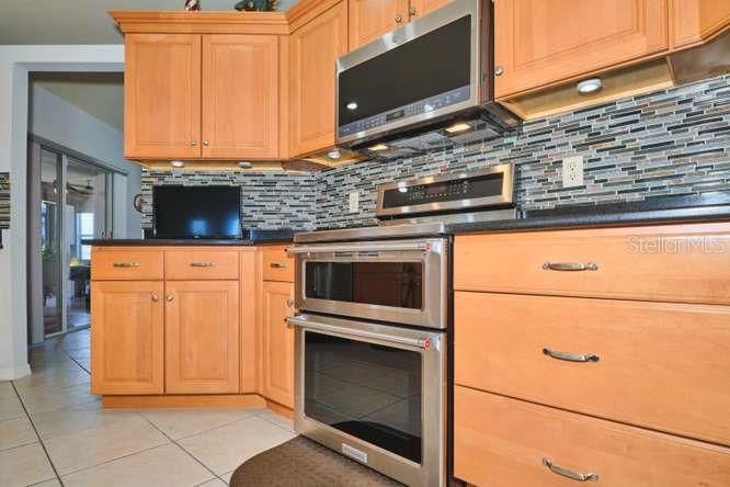 На продажу: $499,999 (3 спален, 2 ванн, 2144 Квадратных фут)