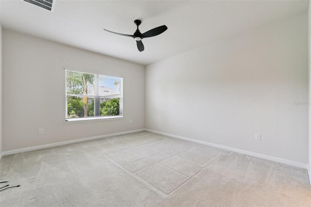 For Sale: $384,900 (4 beds, 2 baths, 1996 Square Feet)