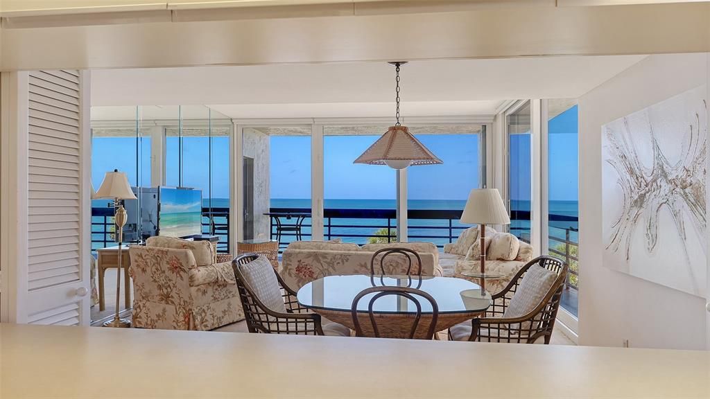 Active With Contract: $950,000 (2 beds, 2 baths, 1172 Square Feet)