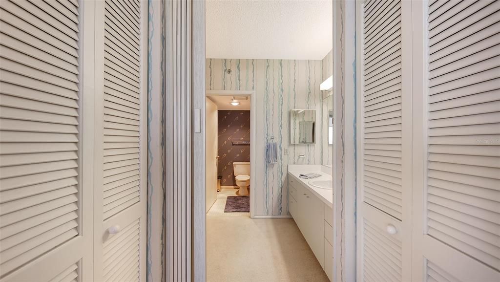 Active With Contract: $950,000 (2 beds, 2 baths, 1172 Square Feet)