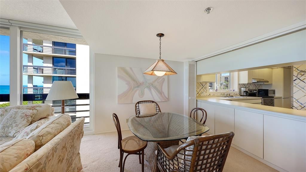 Active With Contract: $950,000 (2 beds, 2 baths, 1172 Square Feet)