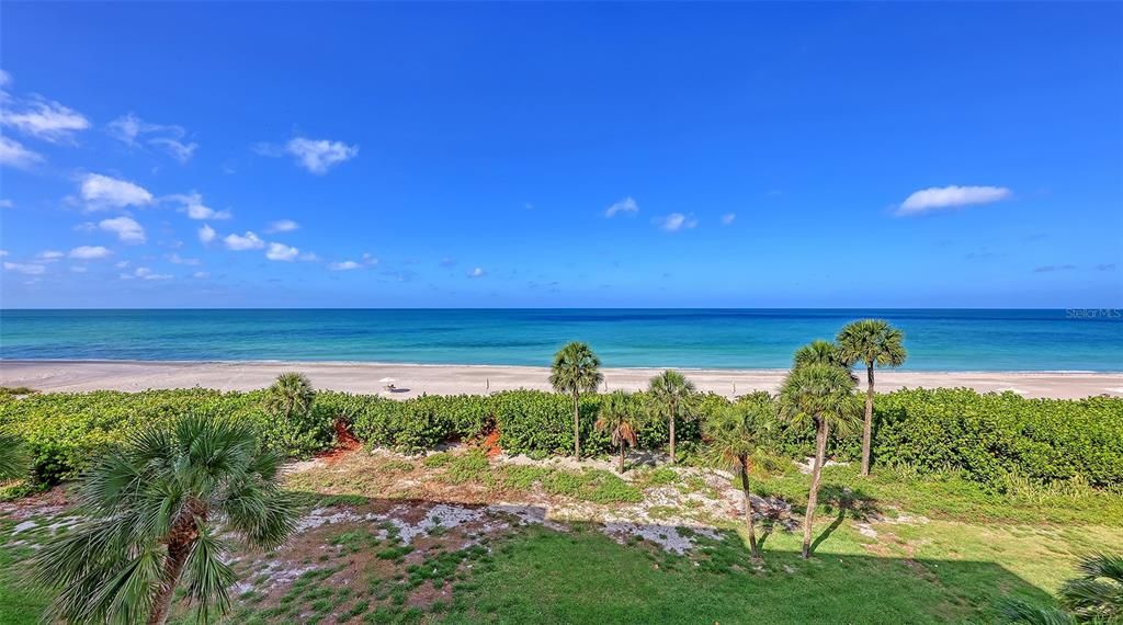 Active With Contract: $950,000 (2 beds, 2 baths, 1172 Square Feet)