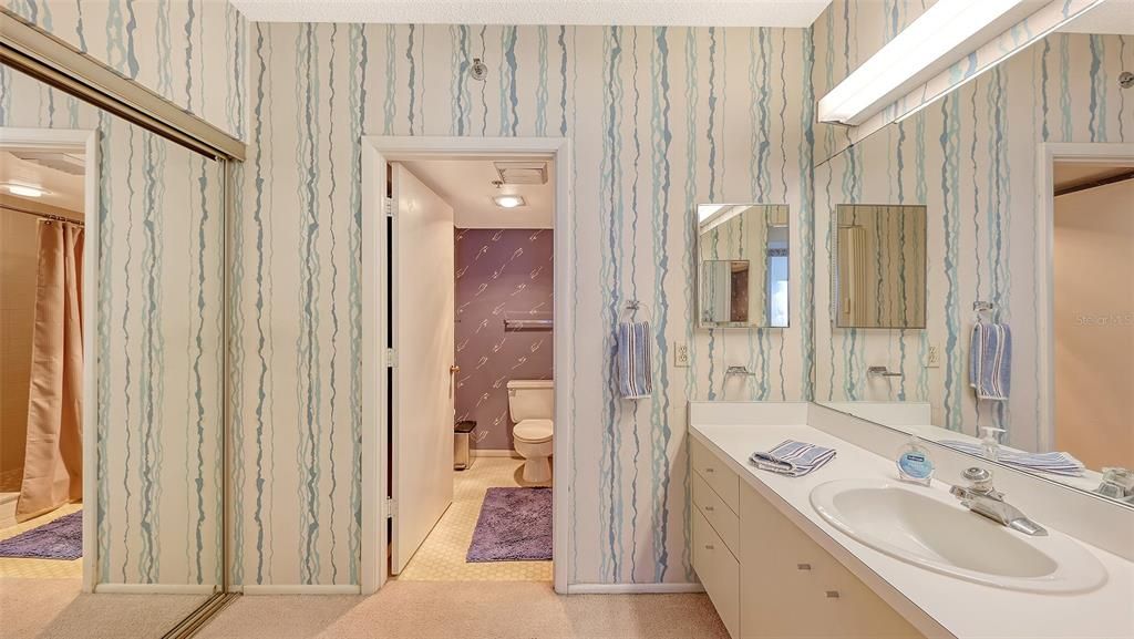 Active With Contract: $950,000 (2 beds, 2 baths, 1172 Square Feet)