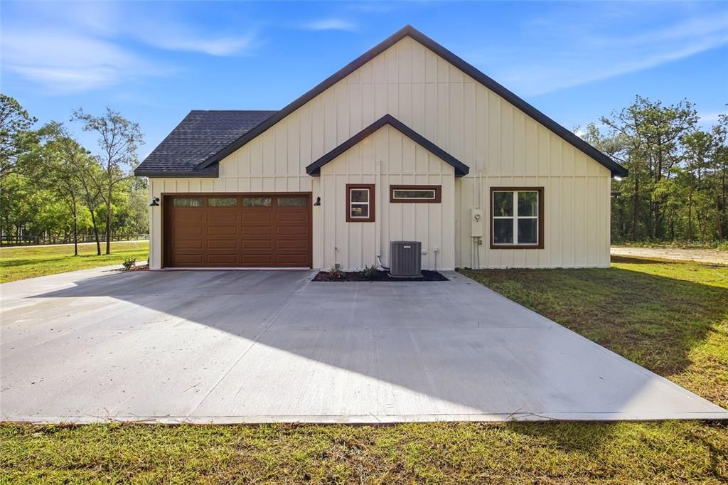 For Sale: $599,999 (4 beds, 3 baths, 2307 Square Feet)