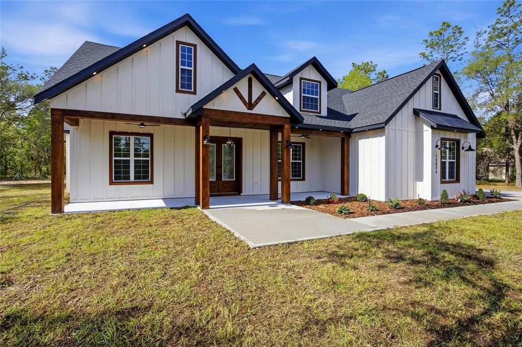 For Sale: $599,999 (4 beds, 3 baths, 2307 Square Feet)