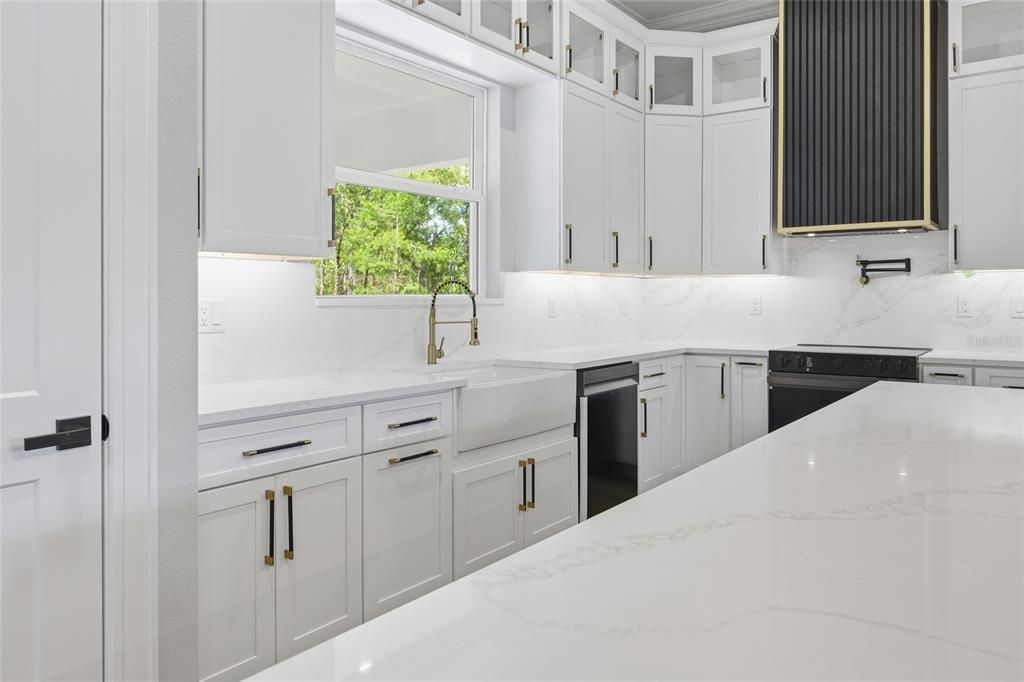 For Sale: $599,999 (4 beds, 3 baths, 2307 Square Feet)
