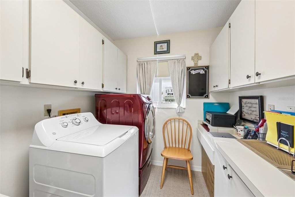 На продажу: $249,900 (2 спален, 2 ванн, 1756 Квадратных фут)