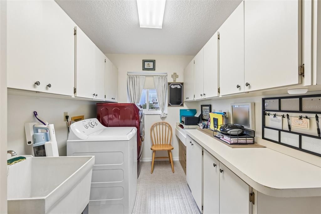 На продажу: $249,900 (2 спален, 2 ванн, 1756 Квадратных фут)
