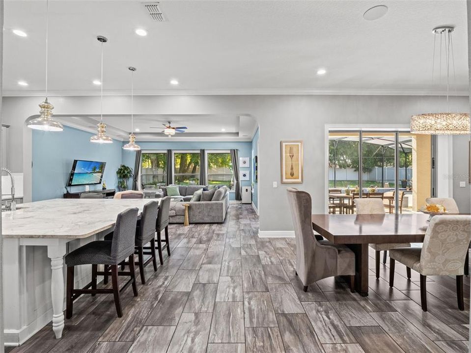 For Sale: $1,099,998 (6 beds, 4 baths, 5533 Square Feet)