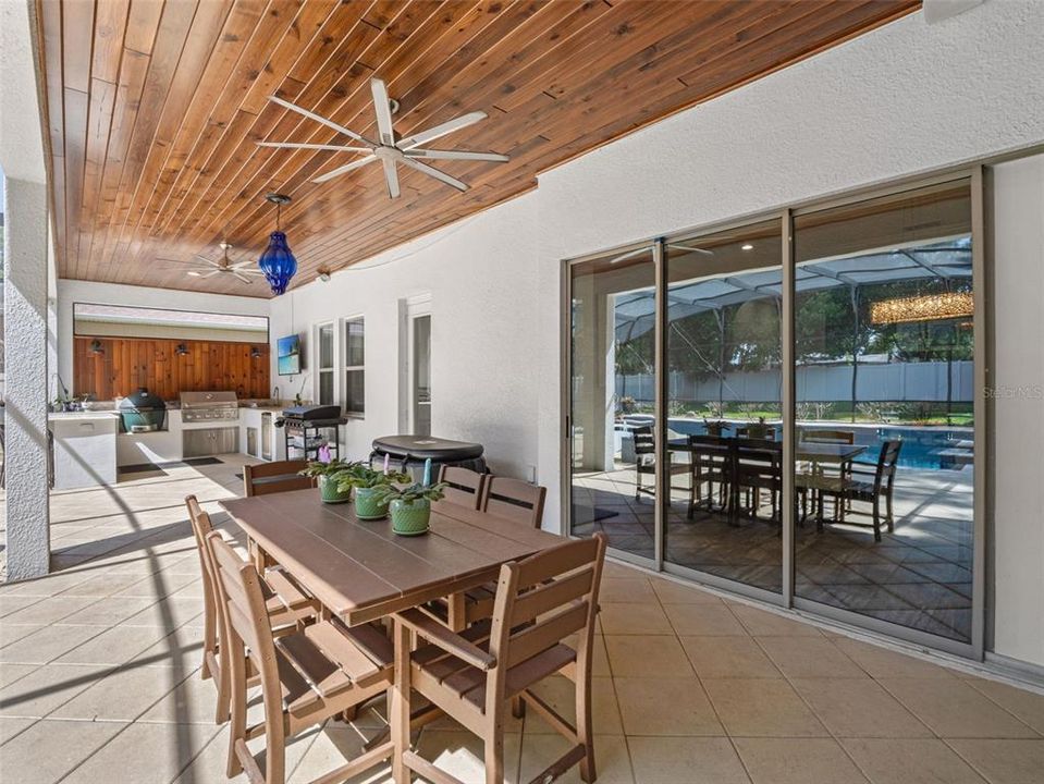 For Sale: $1,099,998 (6 beds, 4 baths, 5533 Square Feet)
