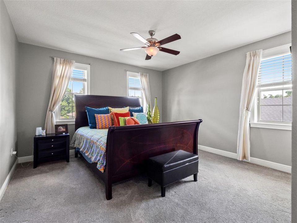 For Sale: $1,099,998 (6 beds, 4 baths, 5533 Square Feet)