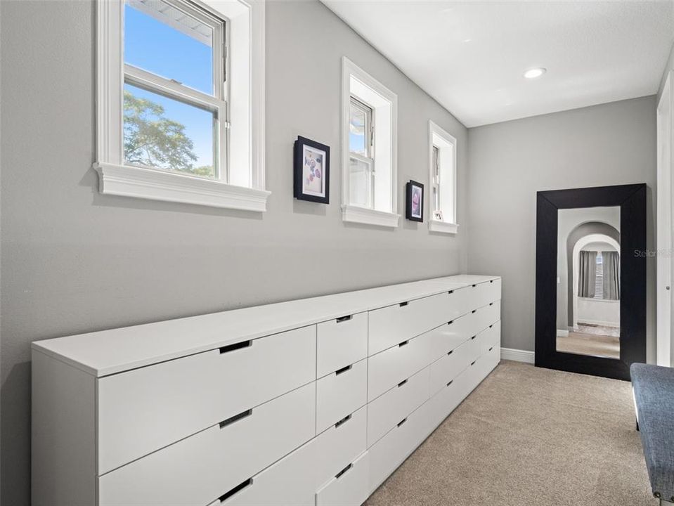 For Sale: $1,099,998 (6 beds, 4 baths, 5533 Square Feet)