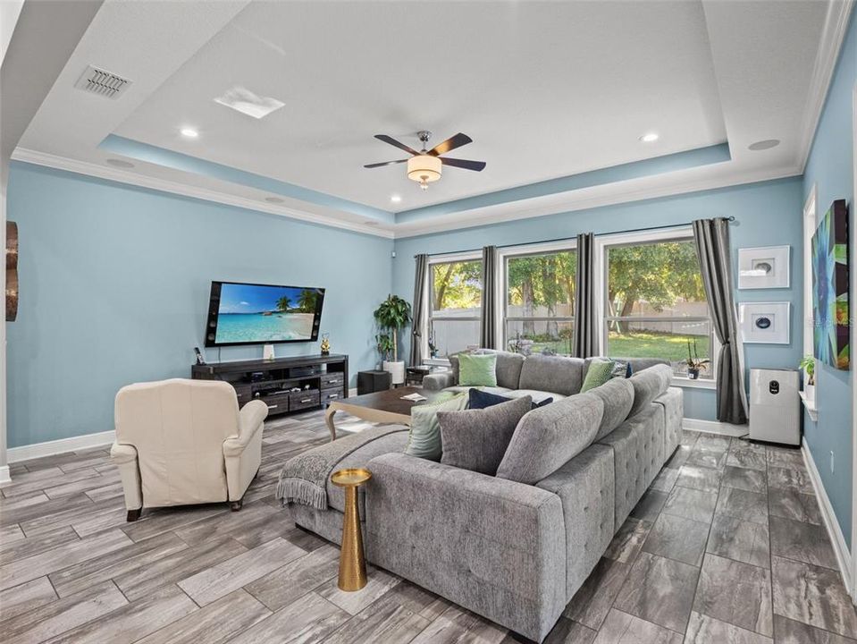 For Sale: $1,099,998 (6 beds, 4 baths, 5533 Square Feet)