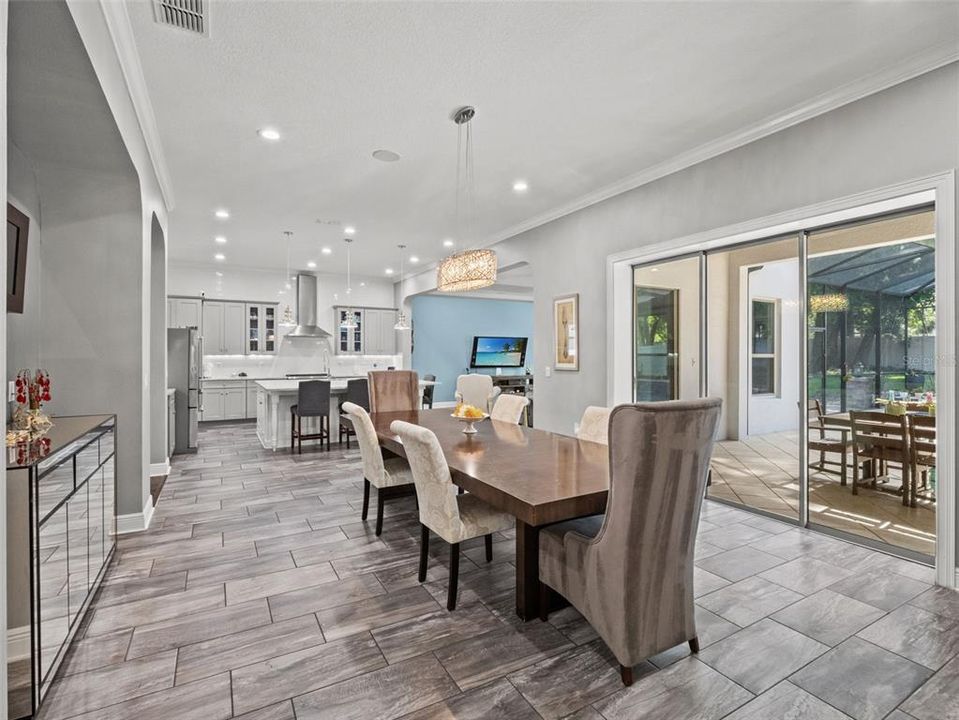 For Sale: $1,099,998 (6 beds, 4 baths, 5533 Square Feet)