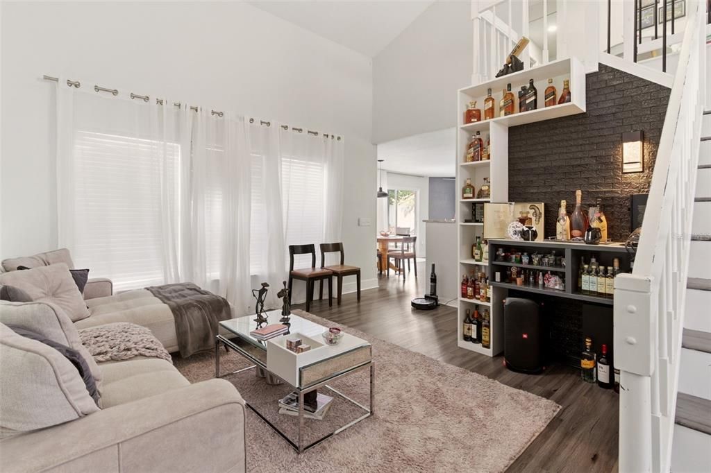 На продажу: $419,990 (3 спален, 2 ванн, 1848 Квадратных фут)