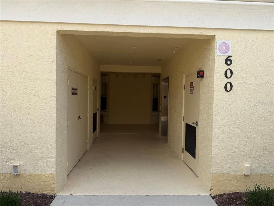For Rent: $2,150 (2 beds, 2 baths, 1334 Square Feet)