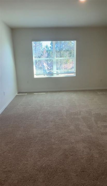 For Rent: $2,400 (4 beds, 2 baths, 1828 Square Feet)