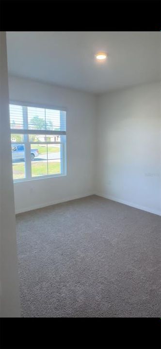 For Rent: $2,400 (4 beds, 2 baths, 1828 Square Feet)