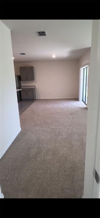 For Rent: $2,400 (4 beds, 2 baths, 1828 Square Feet)