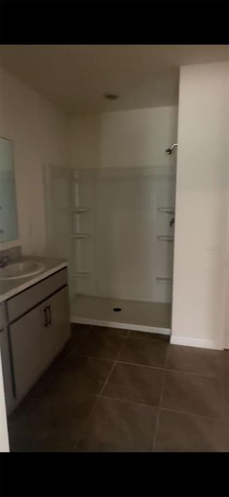 For Rent: $2,400 (4 beds, 2 baths, 1828 Square Feet)