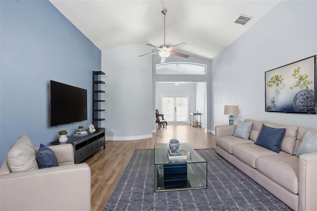 For Sale: $625,000 (4 beds, 2 baths, 1938 Square Feet)