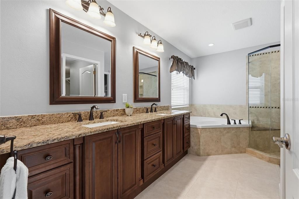 For Sale: $625,000 (4 beds, 2 baths, 1938 Square Feet)