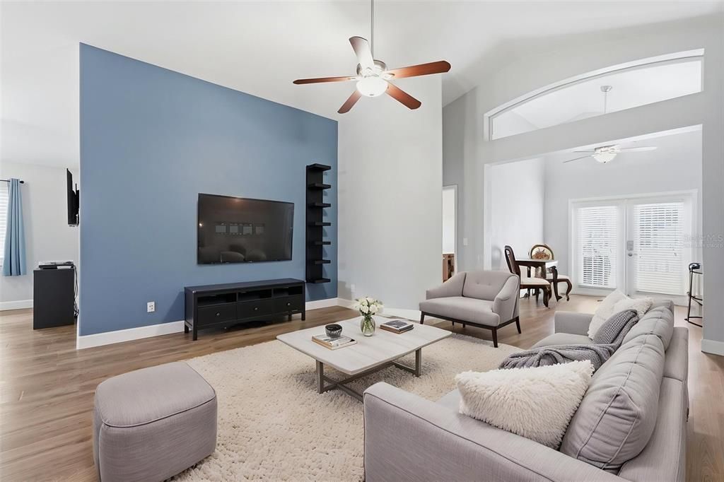 For Sale: $625,000 (4 beds, 2 baths, 1938 Square Feet)