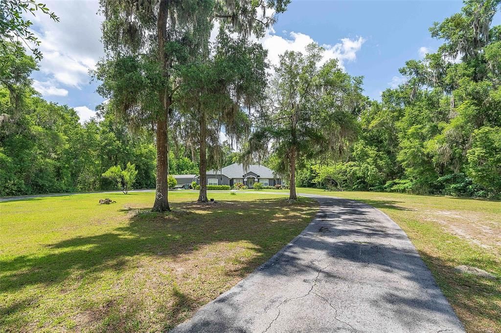 For Sale: $600,000 (5 beds, 3 baths, 2942 Square Feet)