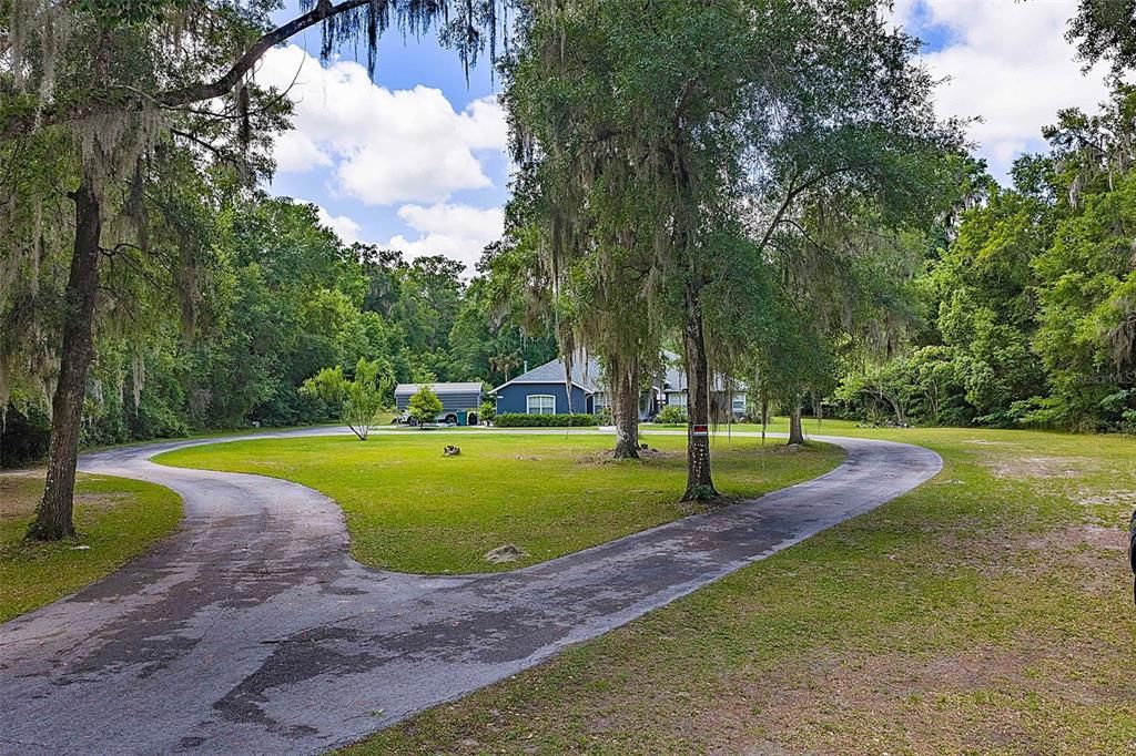 For Sale: $600,000 (5 beds, 3 baths, 2942 Square Feet)
