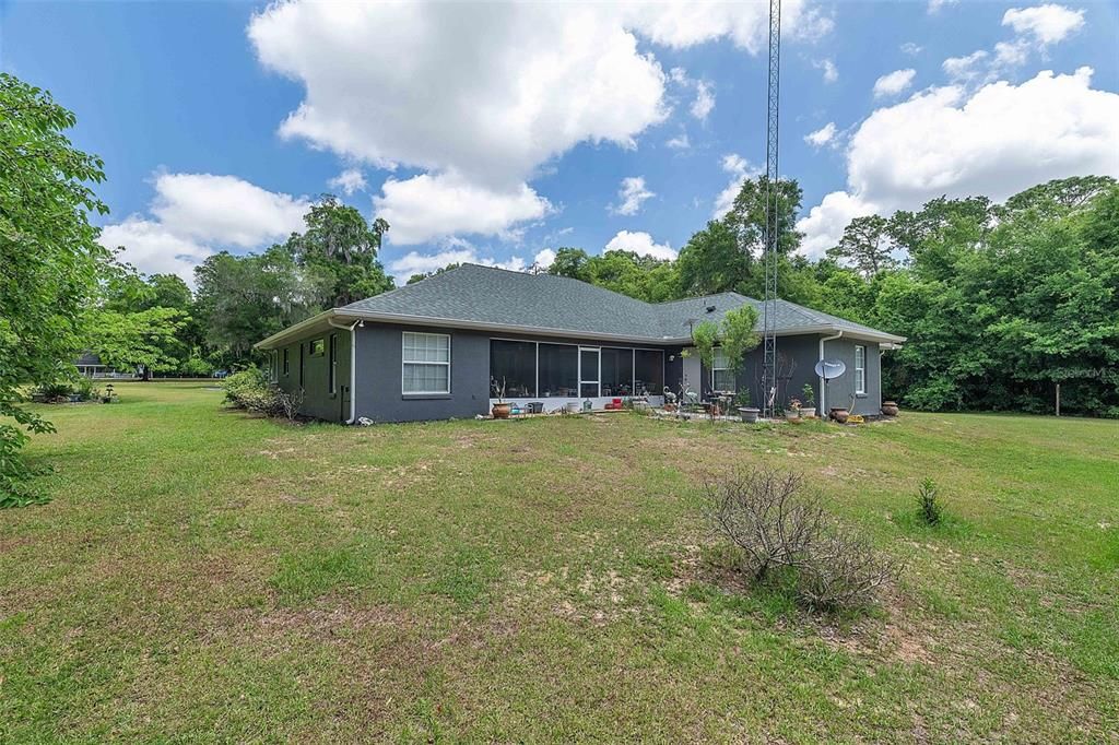 For Sale: $600,000 (5 beds, 3 baths, 2942 Square Feet)