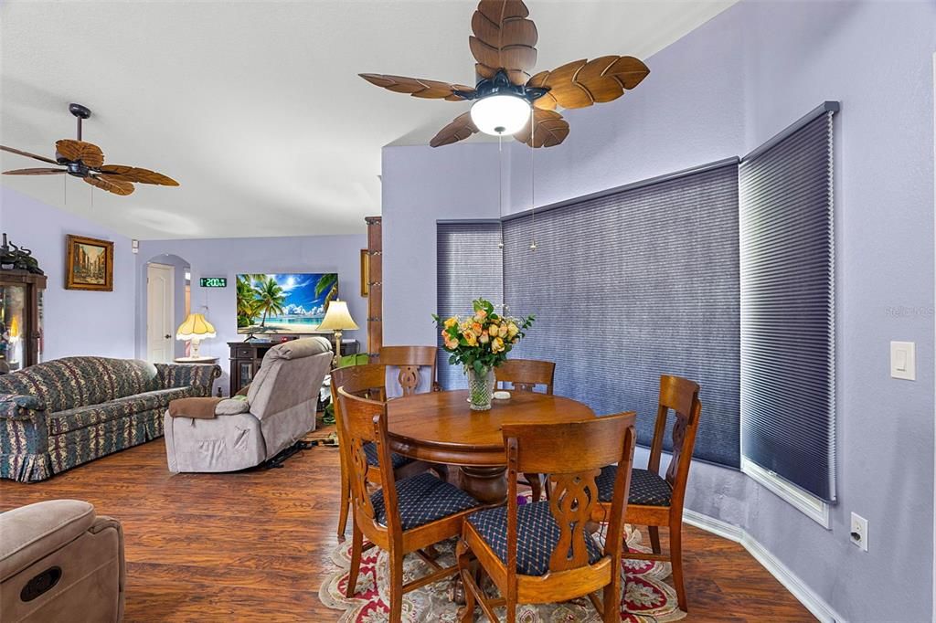 For Sale: $600,000 (5 beds, 3 baths, 2942 Square Feet)