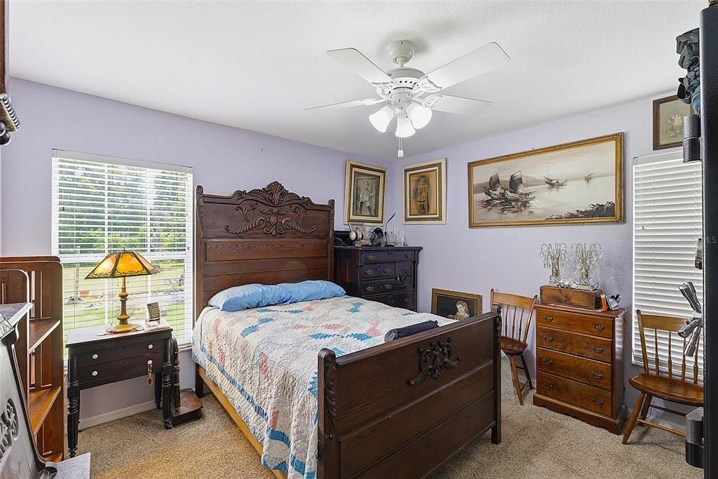For Sale: $600,000 (5 beds, 3 baths, 2942 Square Feet)