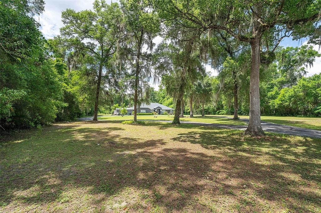 For Sale: $600,000 (5 beds, 3 baths, 2942 Square Feet)