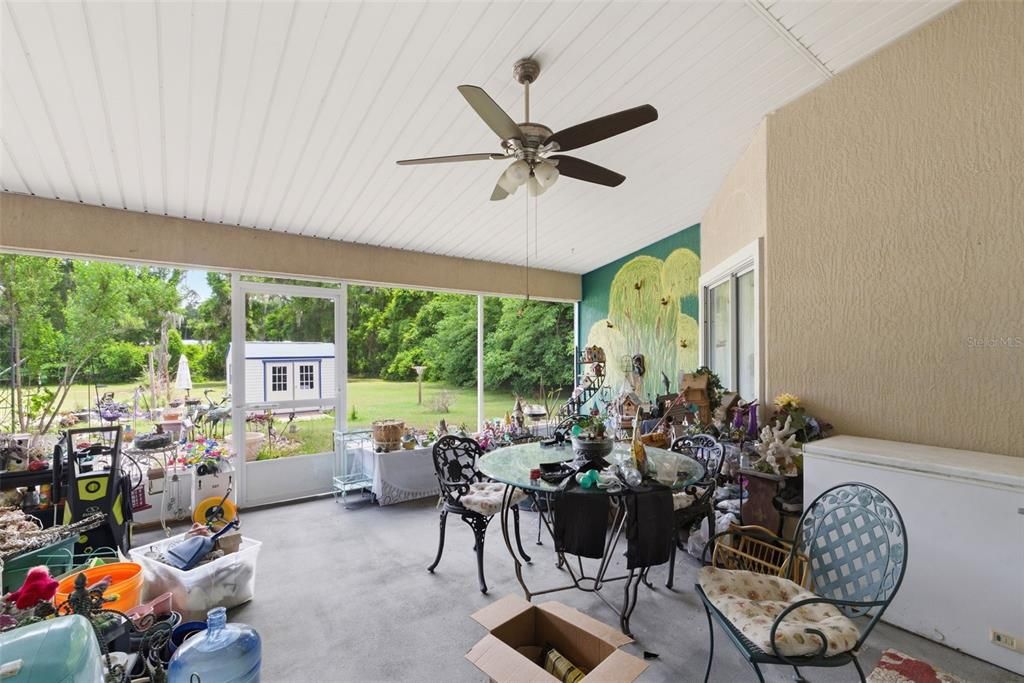 For Sale: $600,000 (5 beds, 3 baths, 2942 Square Feet)