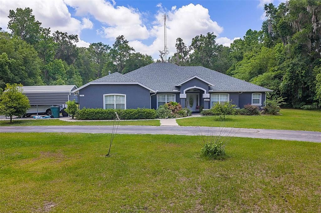For Sale: $600,000 (5 beds, 3 baths, 2942 Square Feet)