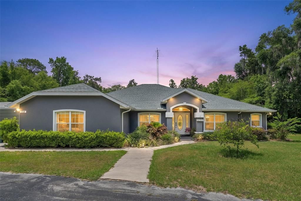 For Sale: $600,000 (5 beds, 3 baths, 2942 Square Feet)